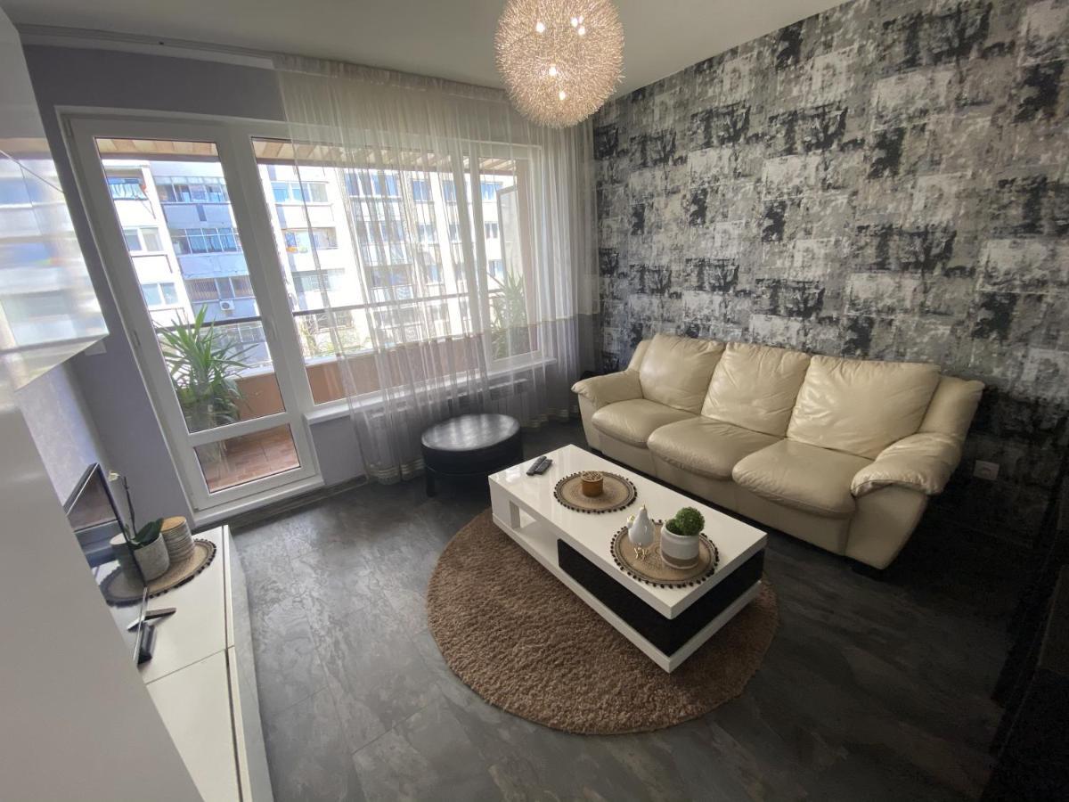 Lovely Cozy Apartment 소피아 외부 사진